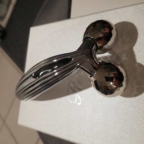 💕REFA💕 ReFa Carat Ray Face Roller ~ New In Box - Picture 16 of 17